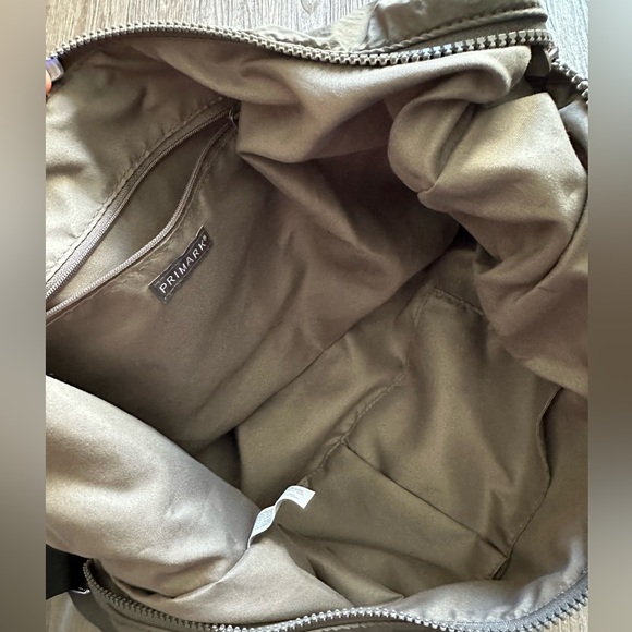 Primark Crossbody - Picture 2 of 3